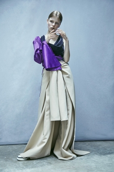 http://www.julie-nivert.com/files/gimgs/th-70_julie-nivert-melanie-rey-vogue-figure-libre-7_v2.jpg
